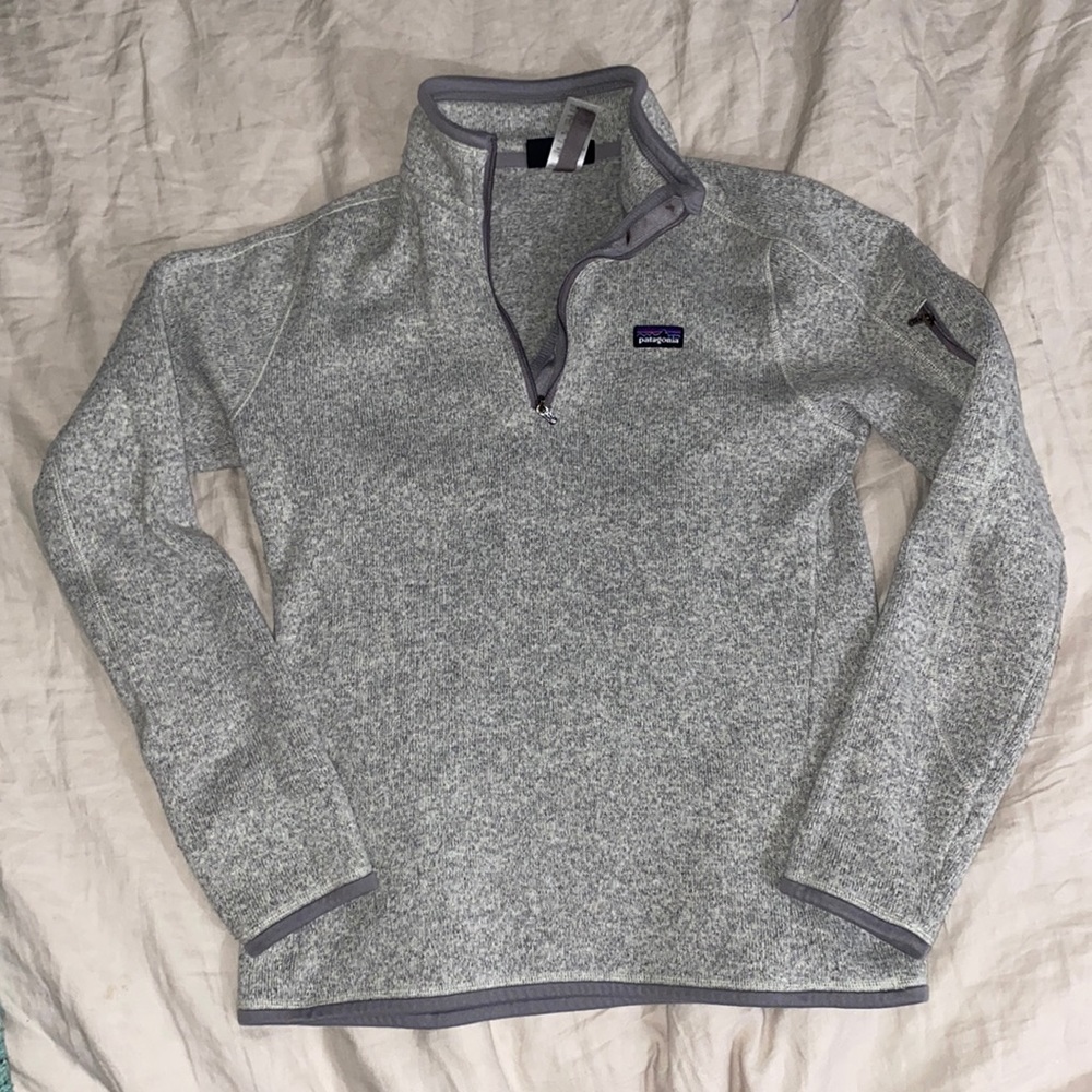 Patagonia sweater! 💛